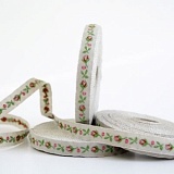 Купить недорого   Тесьма декоративная "Бутоны роз", ширина 10мм, Acufactum Ute Menze,  в интернет магазине Фэмили хоби